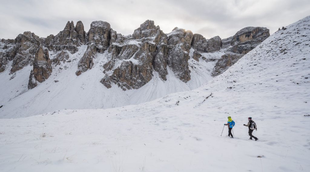 Snow shoeing Antersasc